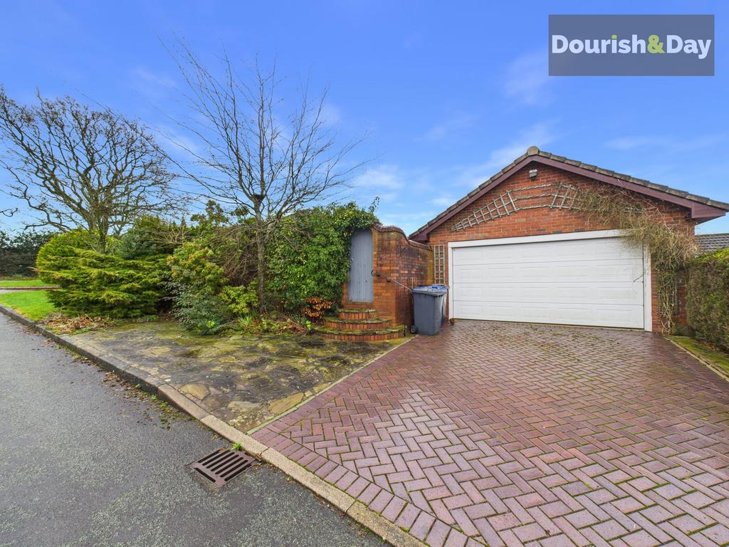 Garage & Driveway