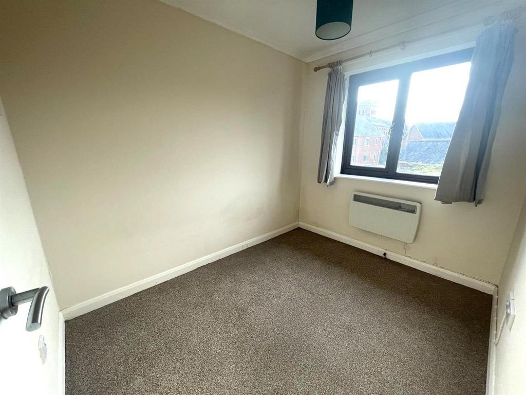 Bedroom 2.JPG