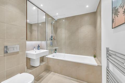 2 bedroom flat for sale, Fairbourne Road, Clapham, London, SW4