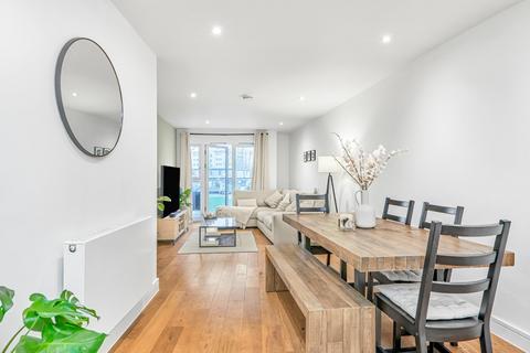 2 bedroom flat for sale, Fairbourne Road, Clapham, London, SW4