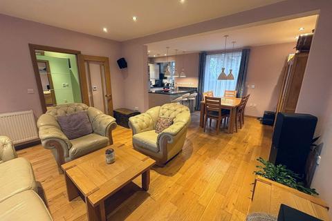 3 bedroom semi-detached house for sale, Dunstable Close, Harold Hill RM3