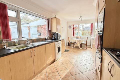 4 bedroom bungalow for sale, Webbs Close, Ashley Heath, BH24