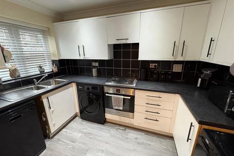 undefined, Frogmoor Avenue, Oakenshaw, Bradford