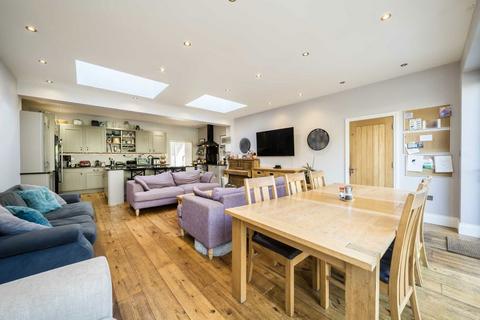 4 bedroom semi-detached house for sale, Wise Lane, London NW7