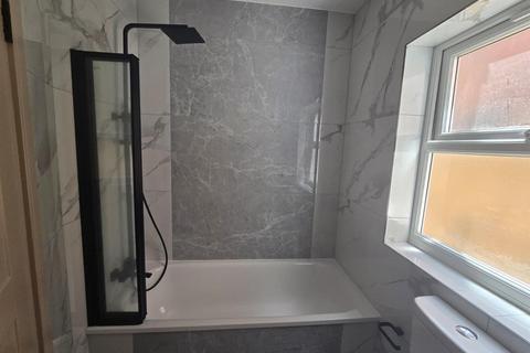 2 bedroom flat to rent, Tottenham, London