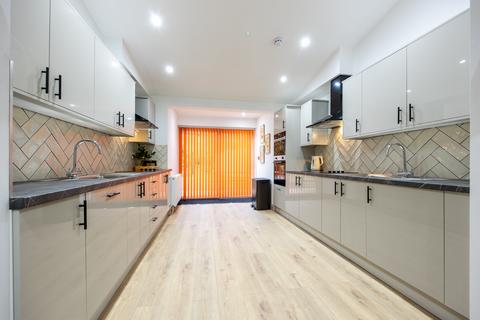 7 bedroom semi-detached house to rent, 27, Norreys Road OX11