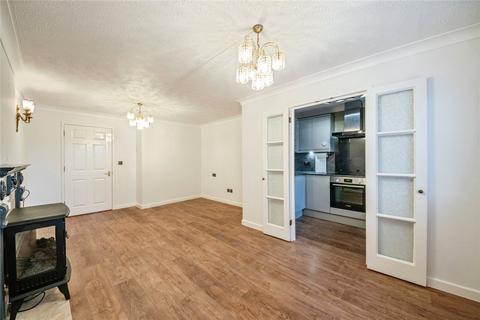 2 bedroom apartment for sale, Aynsley Court, Shirley B90