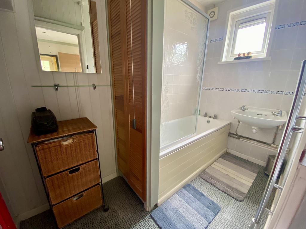 Gort road bathroom