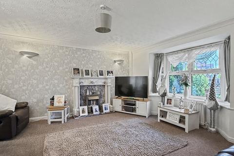 4 bedroom detached house for sale, Balmoral Road, Farnworth