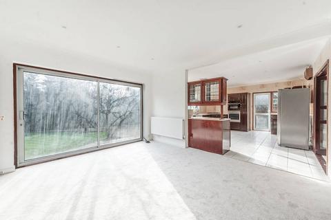 undefined, Arden Mhor, Pinner, HA5