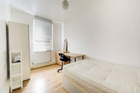 2 bedroom flat to rent, Fulham Palace Road, Fulham, London, SW6
