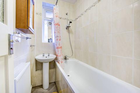 2 bedroom flat to rent, Fulham Palace Road, Fulham, London, SW6