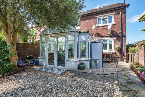 undefined, Mill Road, Silvertown, London, E16