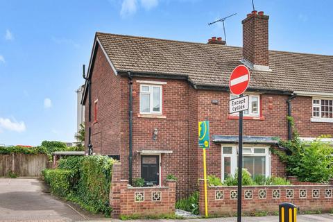 undefined, Mill Road, Silvertown, London, E16