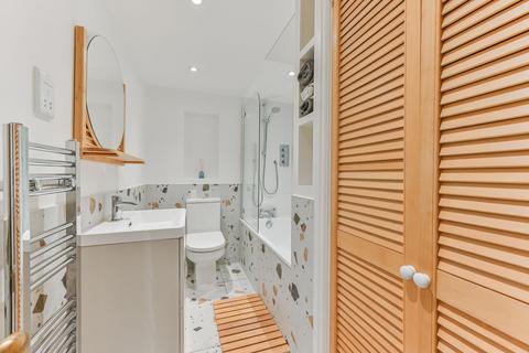 1 bedroom flat for sale, Gipsy Hill, London, SE19