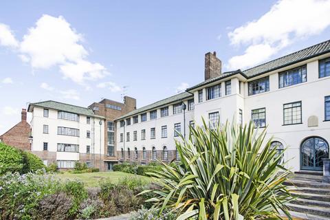 undefined, Finchley Road, Temple Fortune, London, NW11