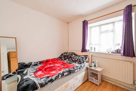 2 bedroom flat for sale, Talwin Street, London E3