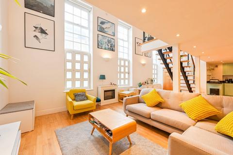 2 bedroom flat for sale, London E3
