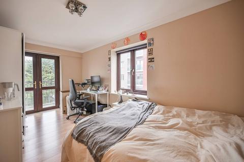 2 bedroom flat to rent, Fletcher Street, Tower Hamlets, London, E1