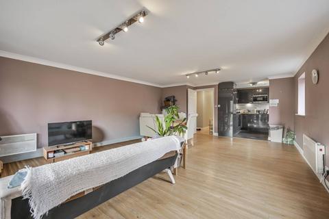 2 bedroom flat to rent, Fletcher Street, Tower Hamlets, London, E1