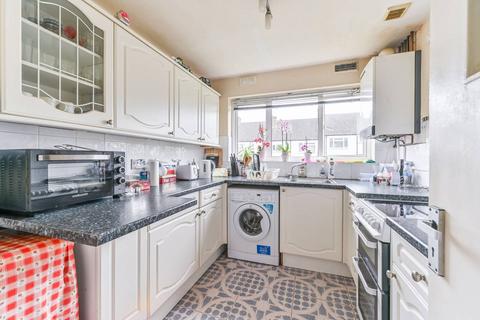 2 bedroom flat to rent, KUALA GARDENS, Norbury, London, SW16