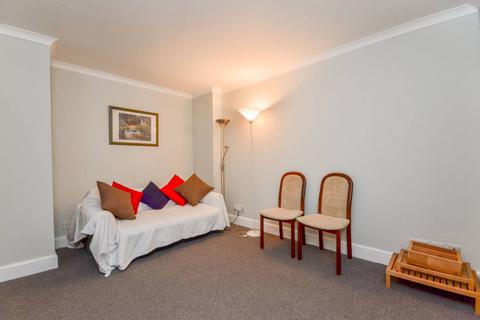 1 bedroom flat for sale, Hyde Park Gate, South Kensington, London, SW7