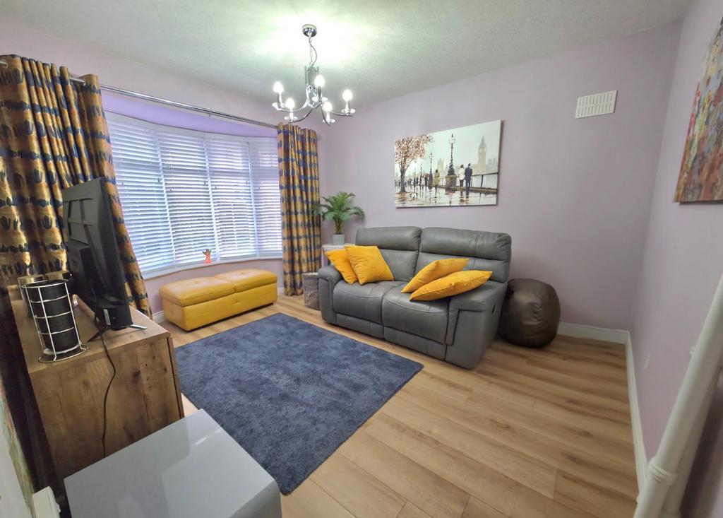 Bedroom/Family Room