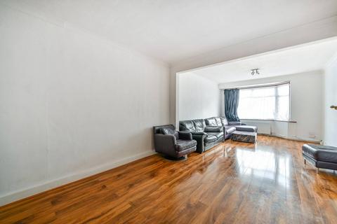 4 bedroom terraced house to rent, Mornington Crescent, Cranford, Hounslow, TW5