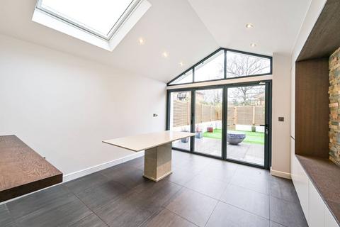 undefined, Radstock Close, New Southgate, London, N11