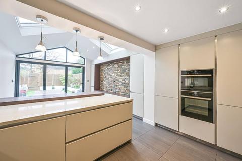 undefined, Radstock Close, New Southgate, London, N11