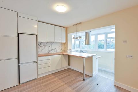2 bedroom flat to rent, London Road, Guildford, Burpham, Guildford, GU4