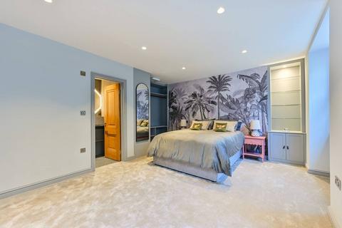 4 bedroom flat for sale, John Street, Bloomsbury, London, WC1N