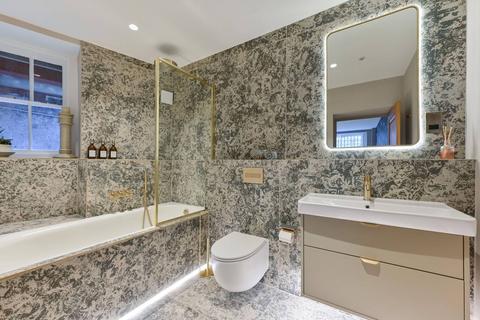 4 bedroom flat for sale, John Street, Bloomsbury, London, WC1N