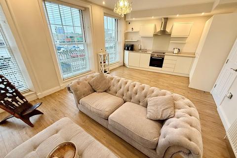 1 bedroom apartment for sale, South Quay, Great Yarmouth