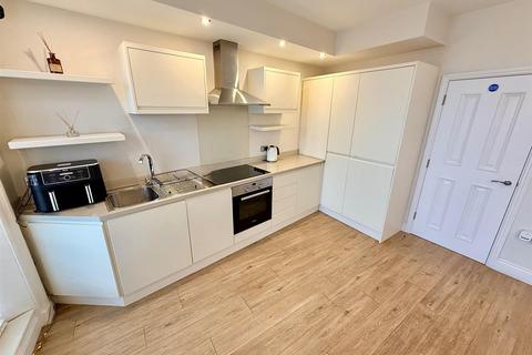 1 bedroom apartment for sale, South Quay, Great Yarmouth