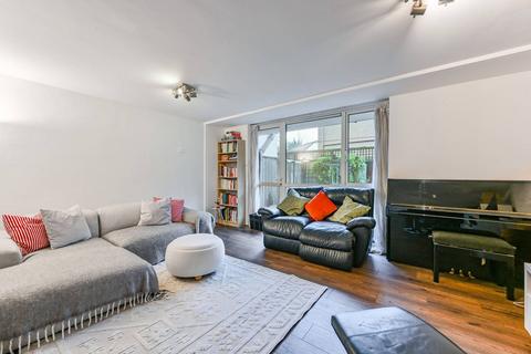 undefined, Kilburn Lane, Queen's Park, London, W10