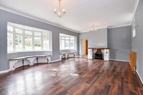undefined, Windlesham,  Surrey,  GU20