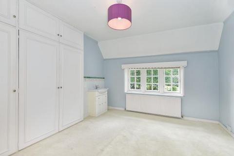 undefined, Windlesham,  Surrey,  GU20