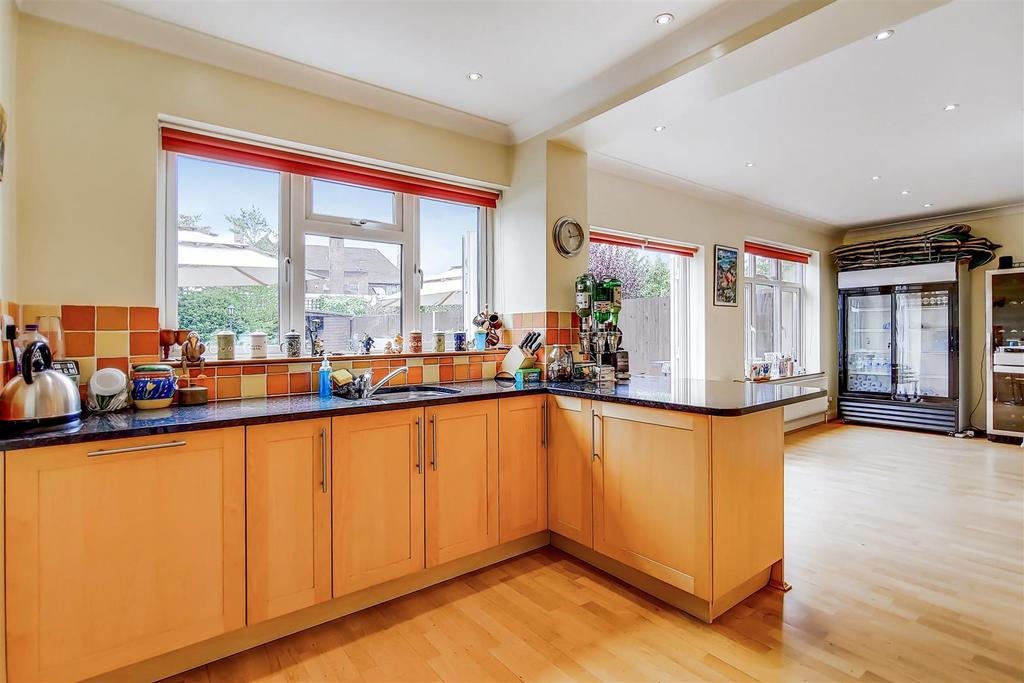 4 Kitchen-Dining Room-2.jpg