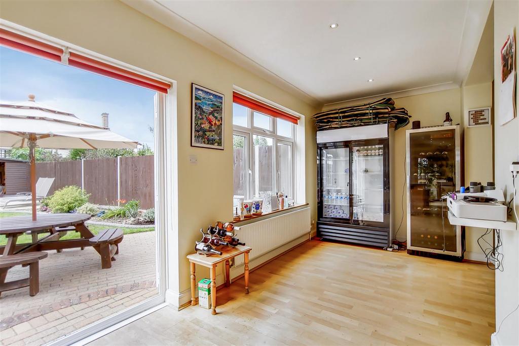 4 Kitchen-Dining Room-3.jpg