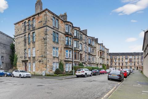 Crossflat Crescent, Flat 0-1, Paisley PA1