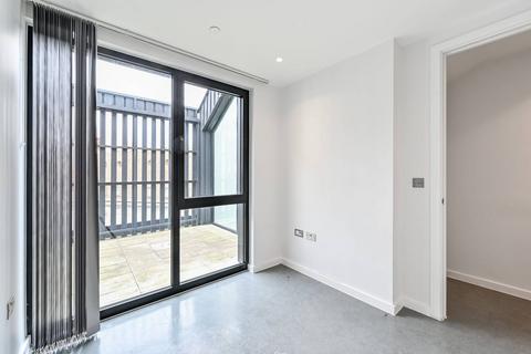 3 bedroom flat to rent, Holmes Road, Kentish Town, London, NW5