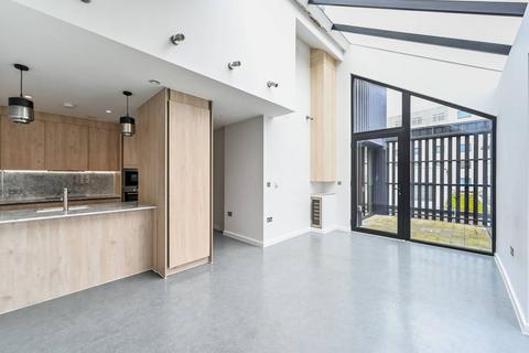 3 bedroom flat to rent, Holmes Road, Kentish Town, London, NW5