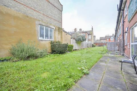1 bedroom flat for sale, Newnham Road, London, N22, Wood Green, London, N22