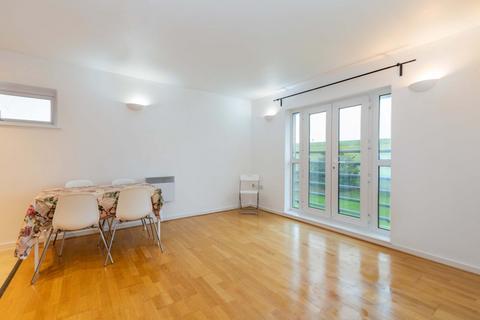 2 bedroom apartment for sale, Sovereign Heights, Langley SL3