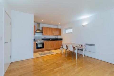 2 bedroom apartment for sale, Sovereign Heights, Langley SL3