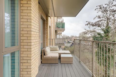 2 bedroom flat for sale, Adenmore Road, Catford, London, SE6