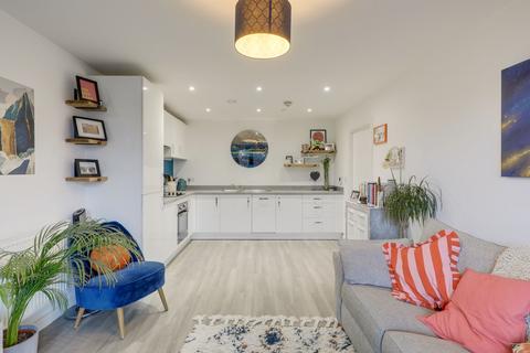 2 bedroom flat for sale, Adenmore Road, Catford, London, SE6