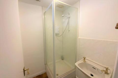 undefined, 3 Bed Lower Ground Floor Flat, Larkstone Terrace, Ilfracombe