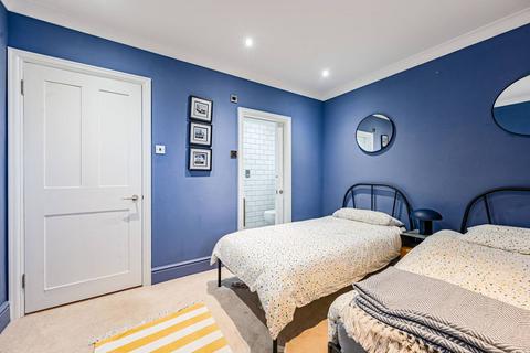 2 bedroom flat for sale, Westcombe Park Road, Blackheath, London, SE3